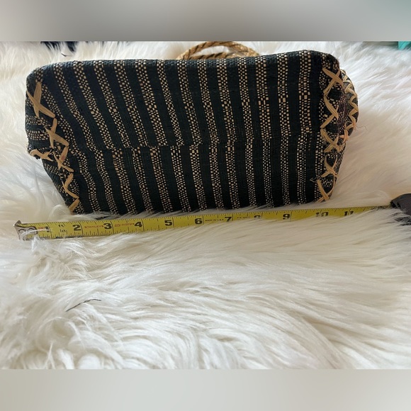 Annabel Ingall 100% Raffia Tote Handmade in Madagascar - Picture 3 of 14